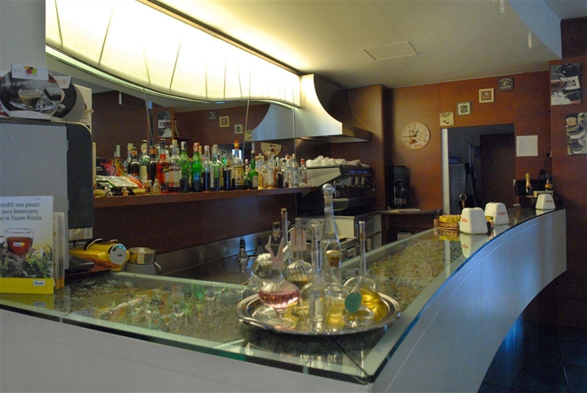 Best Western Hotel Nettuno Бриндизи Екстериор снимка
